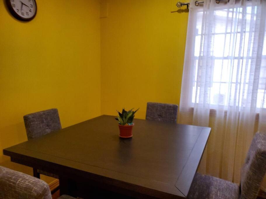 Upstairs 2 Bedroom Avalon Regia Apartment Georgetown Ngoại thất bức ảnh