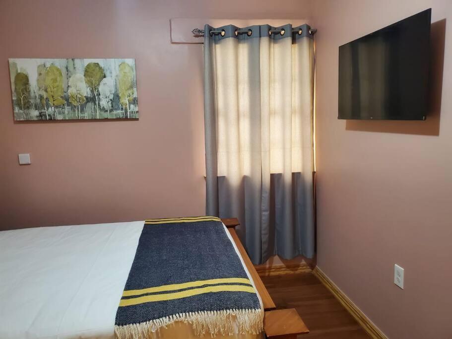Upstairs 2 Bedroom Avalon Regia Apartment Georgetown Ngoại thất bức ảnh